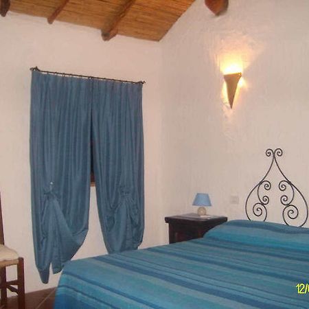 Agriturismo Spridda Bed and Breakfast Arzachena Δωμάτιο φωτογραφία