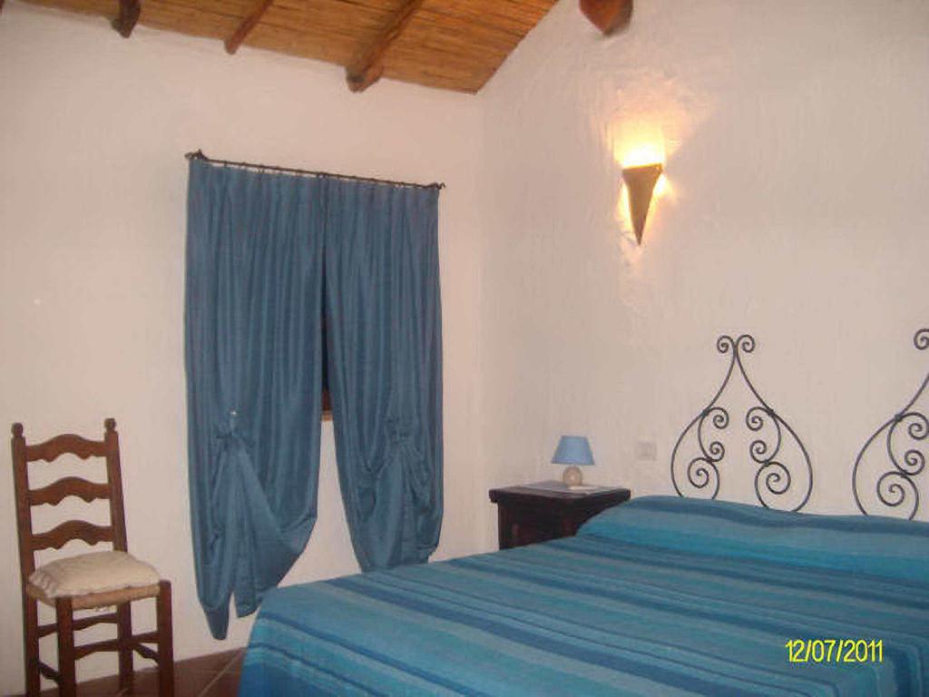 Agriturismo Spridda Bed and Breakfast Arzachena Δωμάτιο φωτογραφία